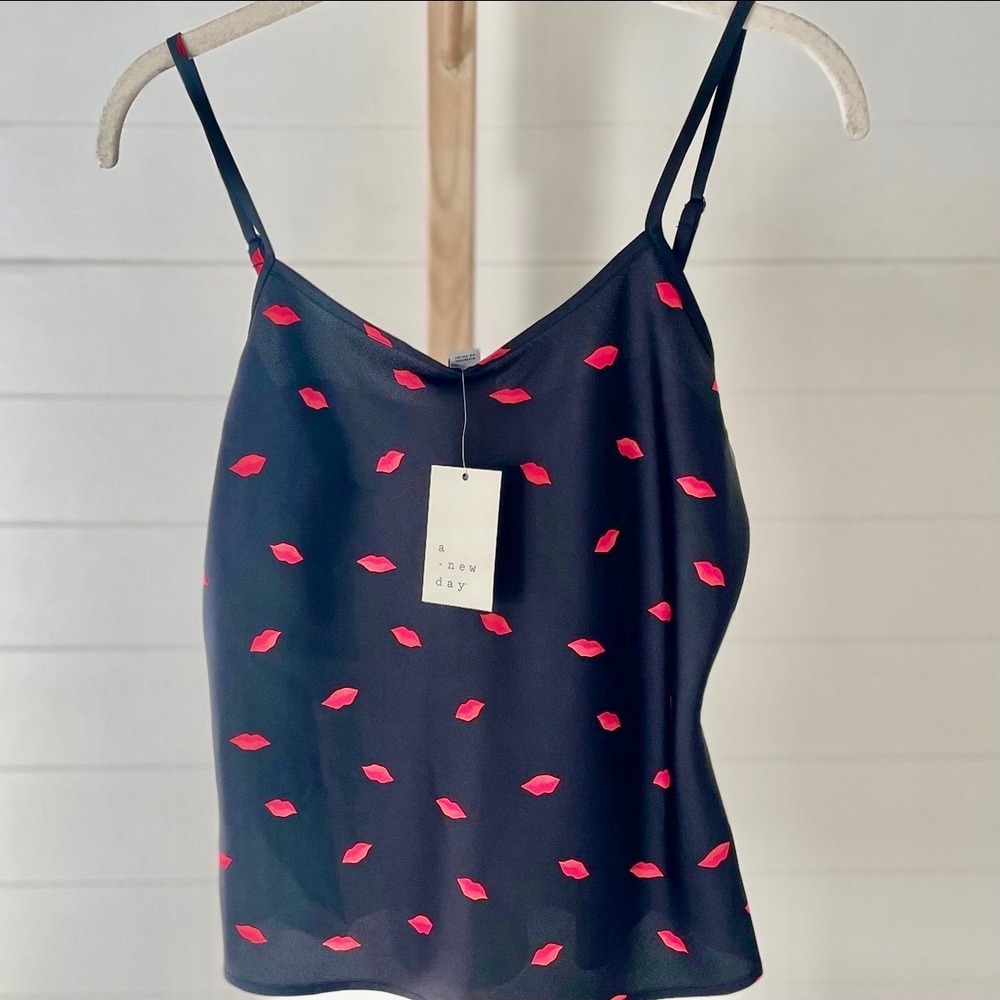A‎ New Day Women Black Red Lips Print Cami Tank Top Size XS